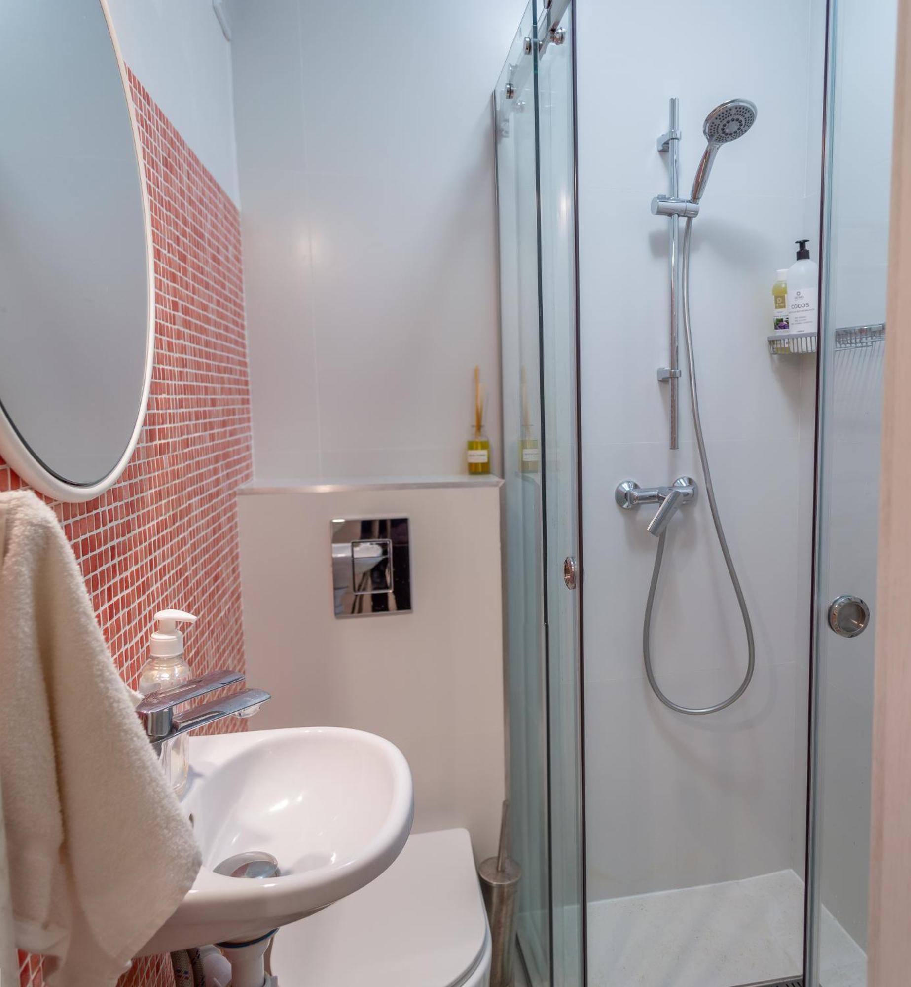 Комната С Двухместной Кроватью В Квартире С Общим Душем И Кухней, Double Room In A Guest Apartment, Camera La Cheie In Apartament Cu Dus Si Bucatarie Comuna Chisinau Luaran gambar